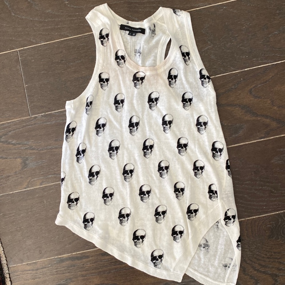 Sleeveless sweater
